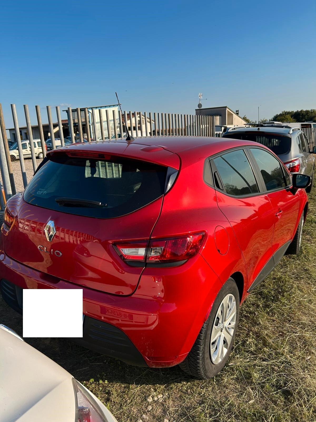 Renault Clio 1.2 75CV 5 porte Life ok neo patentati