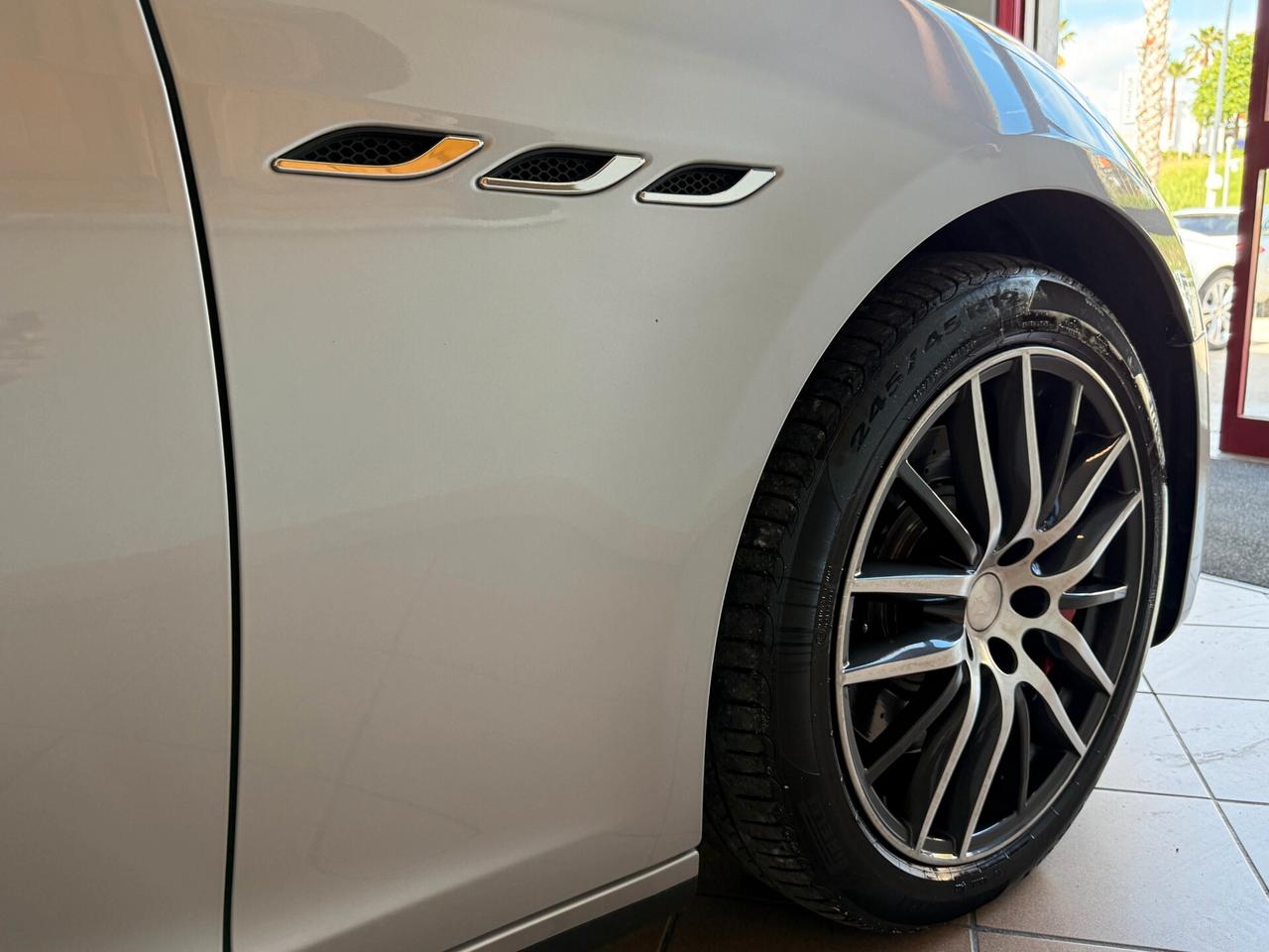 Maserati Ghibli V6 430 CV SQ4 Granlusso
