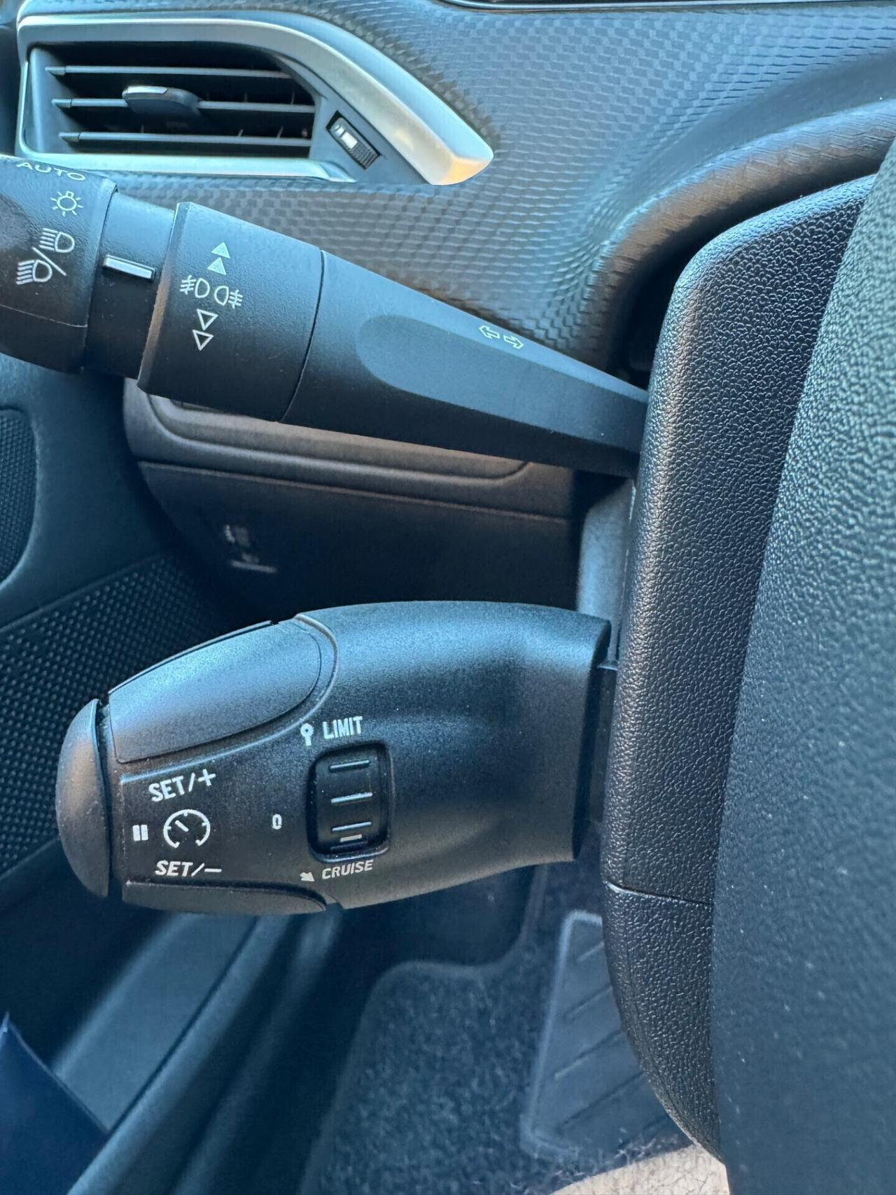 Peugeot 2008 BlueHDi 100 Allure