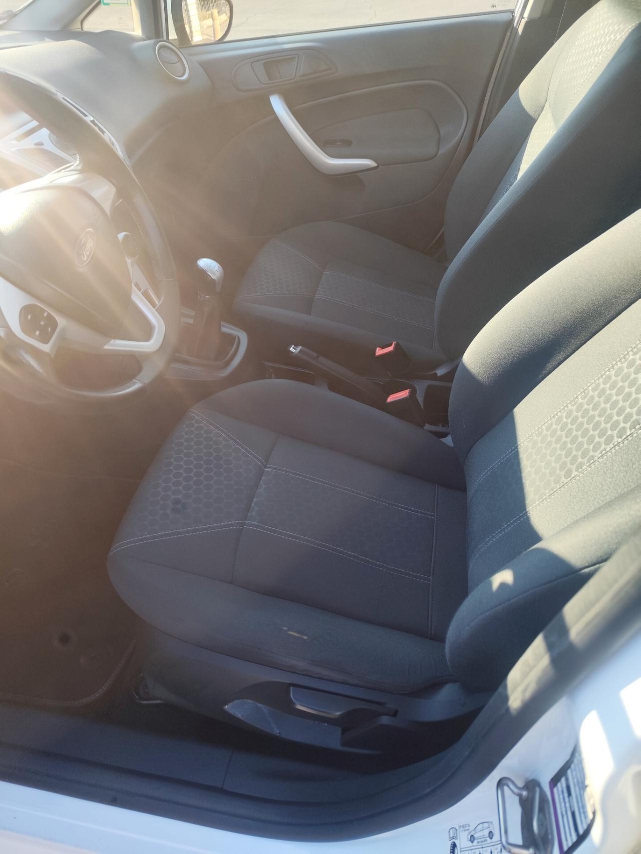 Ford Fiesta 1.4 TDCi 5p. Titanium