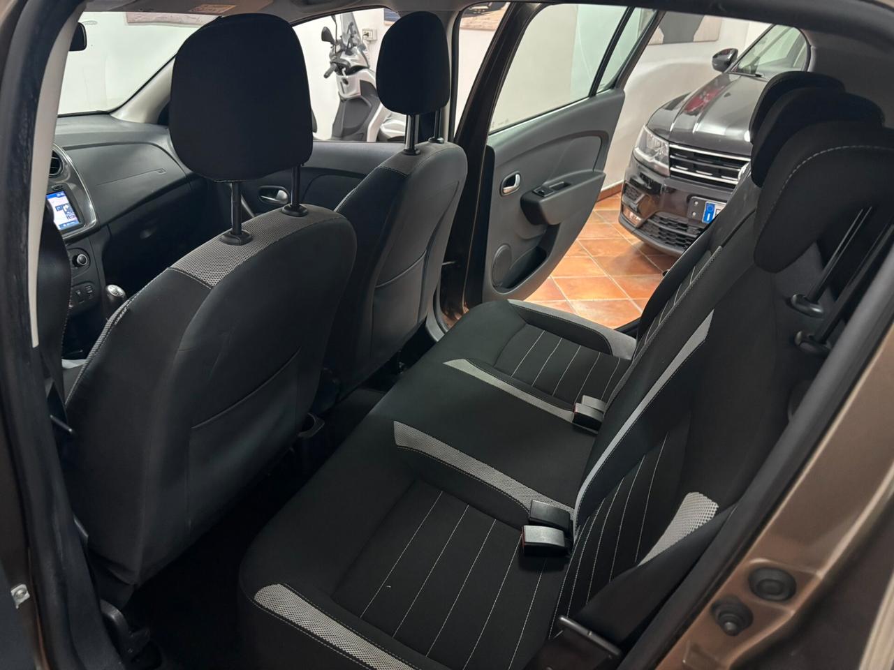 DACIA SANDERO STEPWAY 2018 1.5 DIESEL
