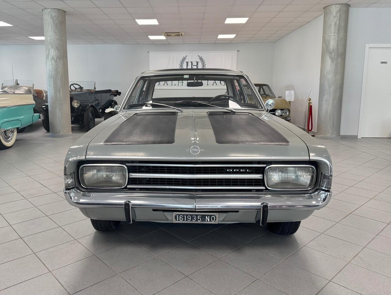 Opel Rekord 1.9 C Lusso Automatic/Clima