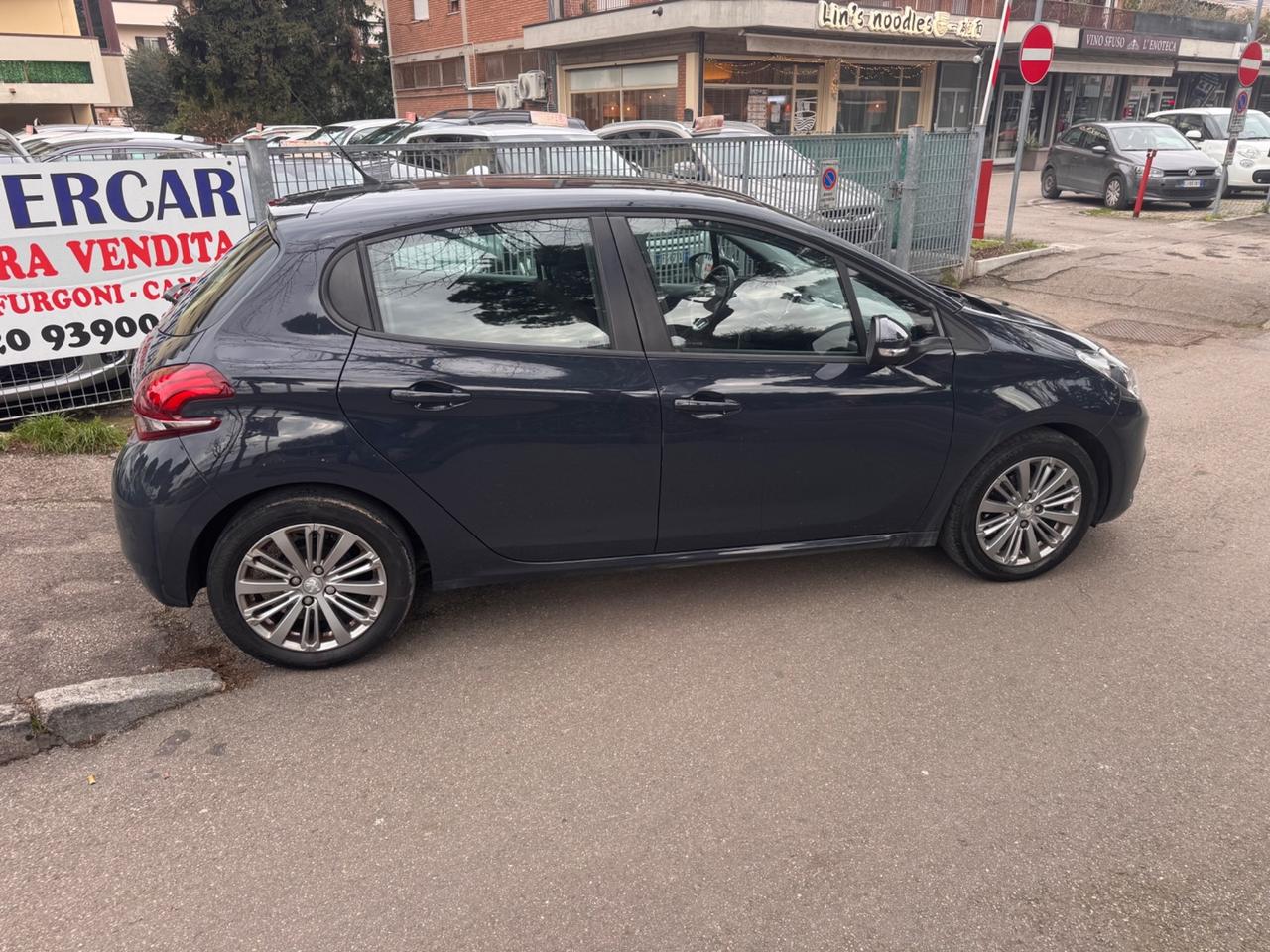 Peugeot 208 1.6 HDI Allure neopaten garanzia 12 m
