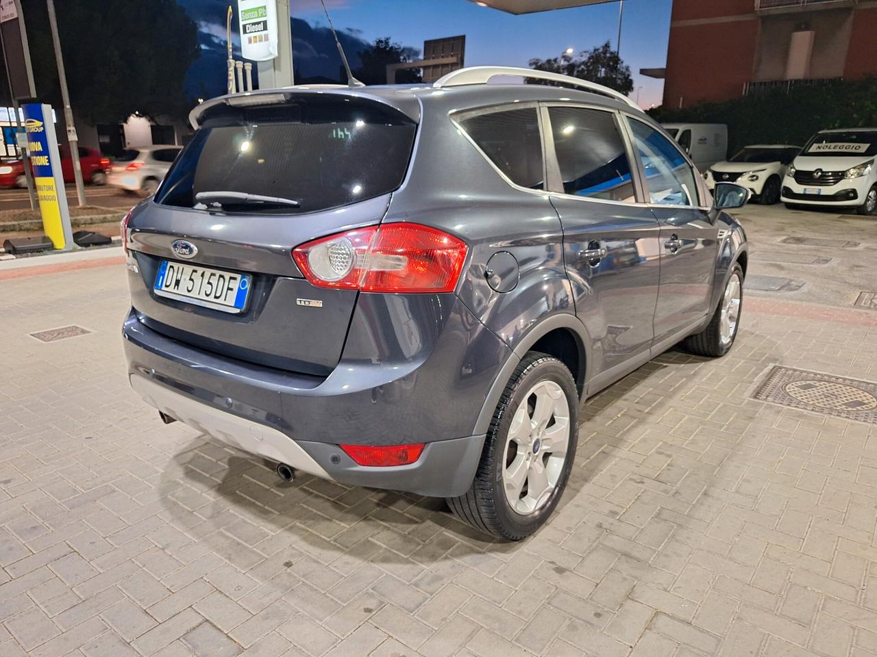 Ford Kuga 2.0 TDCi 136 CV 4X4 Titanium Tetto PELLE TEL CRUIS OTTIMA