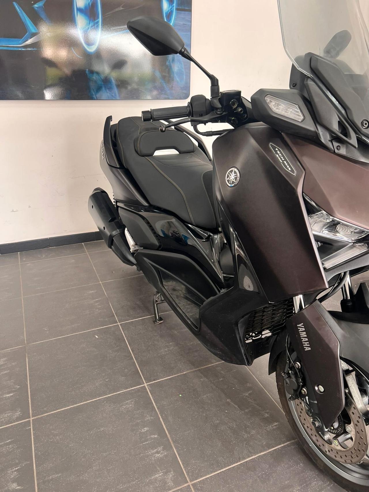 Yamaha X-Max 300