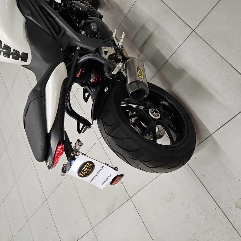 Triumph Speed Triple 1050 - 2011