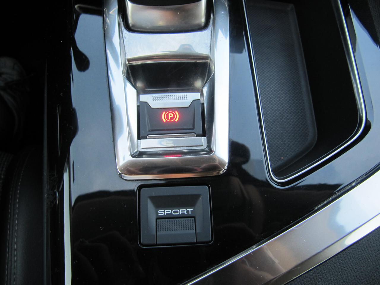 Peugeot 3008 BlueHDi 130 S&S EAT8 Allure - automatico