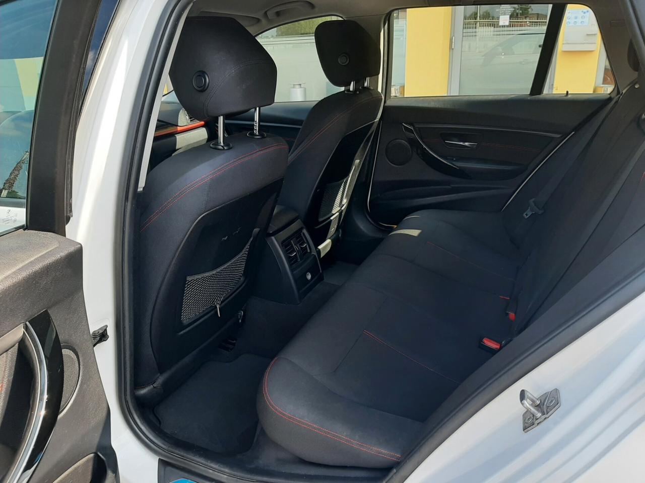 Bmw 320D Touring cc. 2.000 Turbodiesel CV. 184 Allestimento M Sport Automatica con Navigatore.