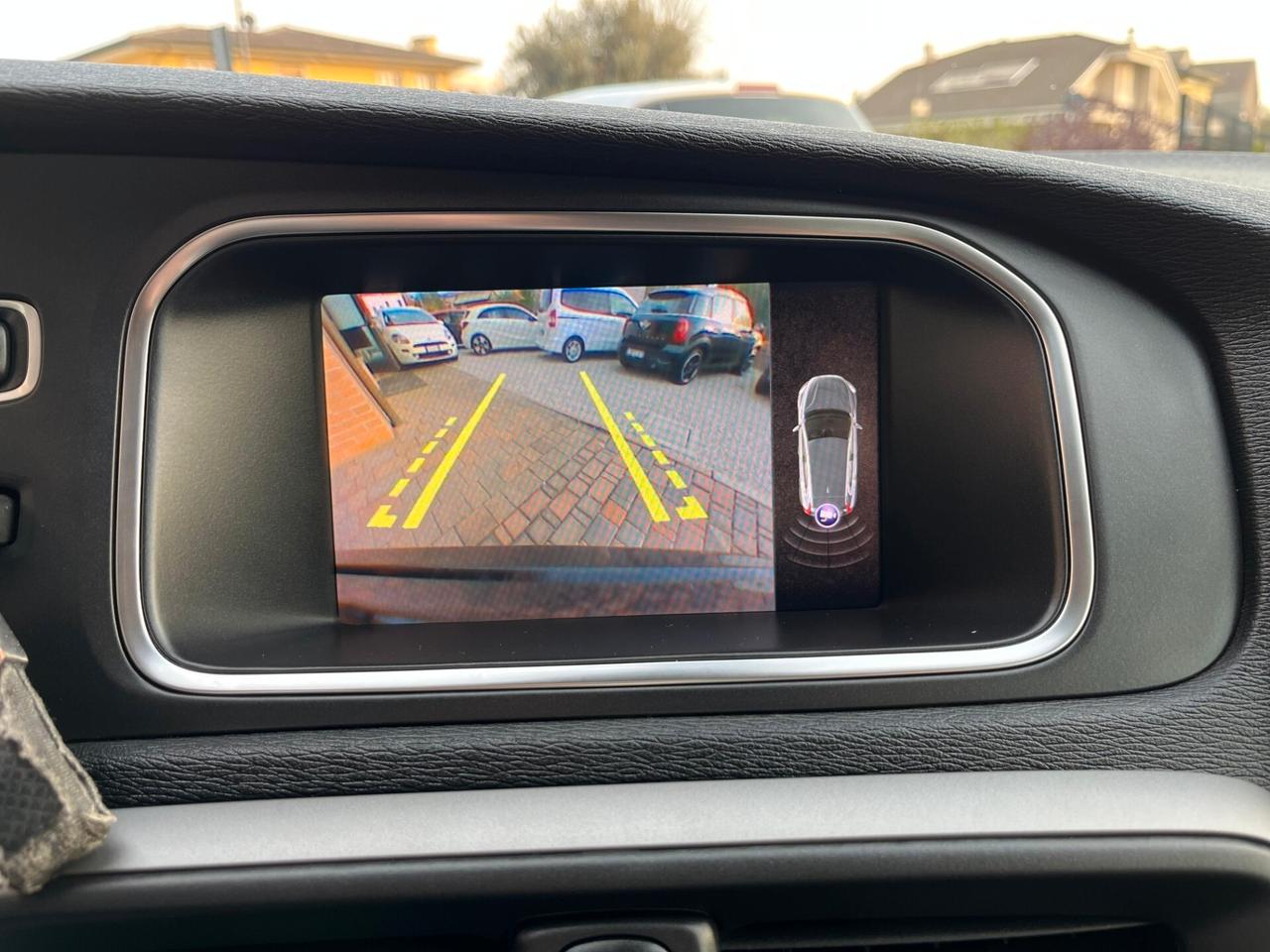 Volvo V40 D2 MOMENTUM