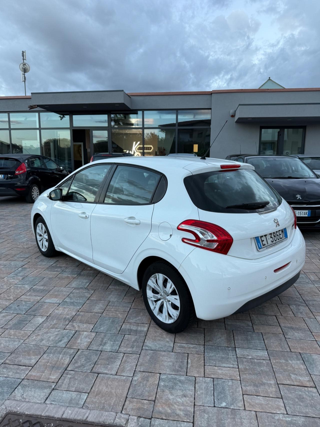 Peugeot 208 1.2 Benzina