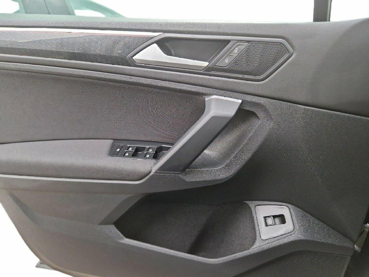 Volkswagen Tiguan 1.4 tsi eh life dsg