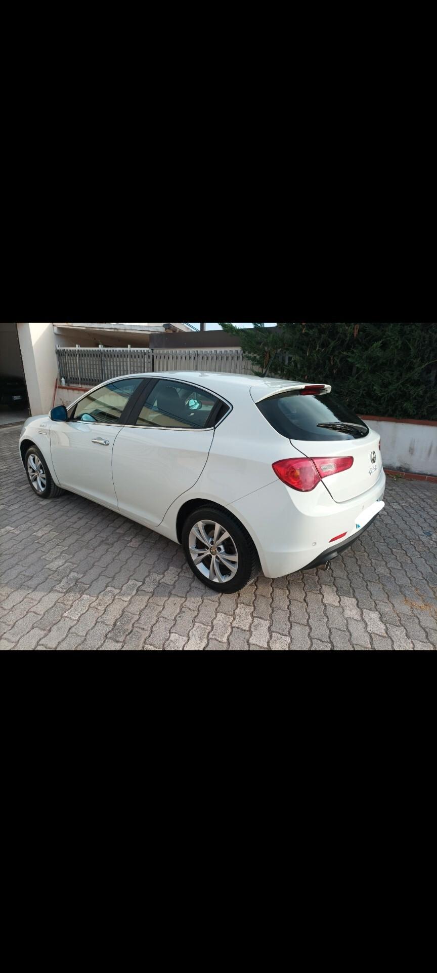 Alfa Romeo Giulietta 2.0 JTDm-2 140 CV Distinctive