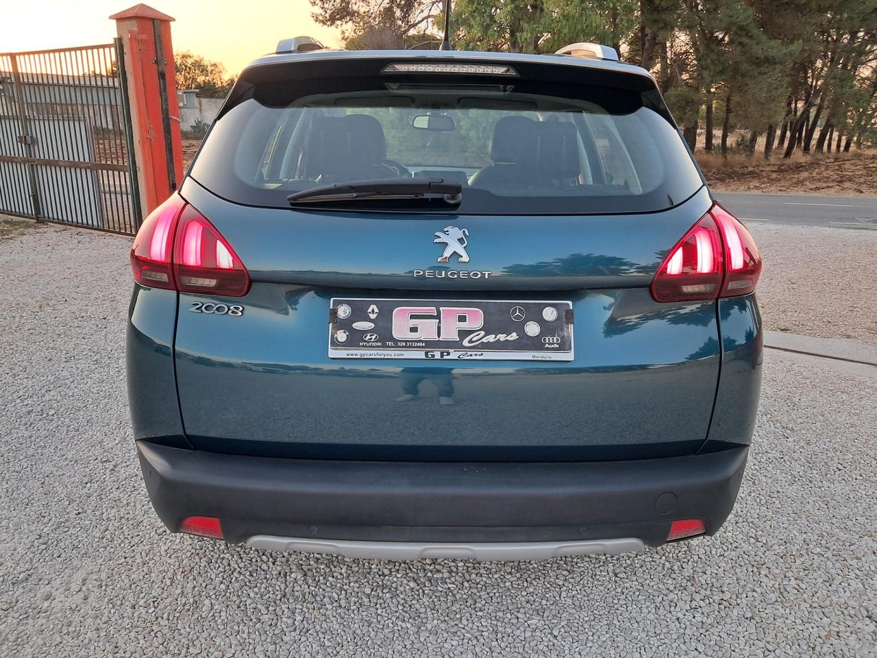 Peugeot 2008-1.6HDi 100CV Allure*NAVI*LED*CRUISE