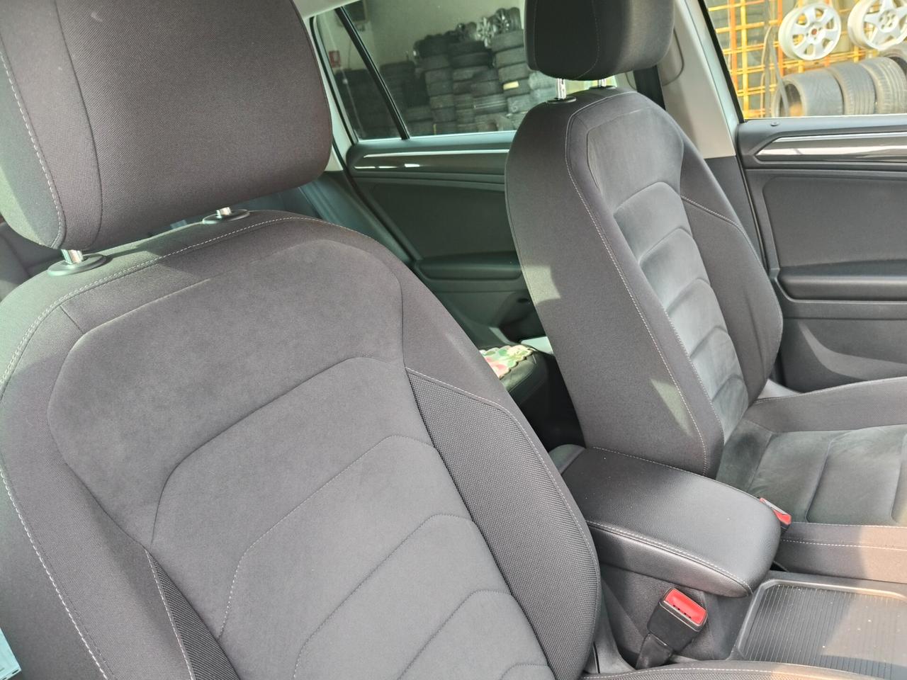 Volkswagen Tiguan 2.0 TDI SCR DSG 4MOTION Business BMT