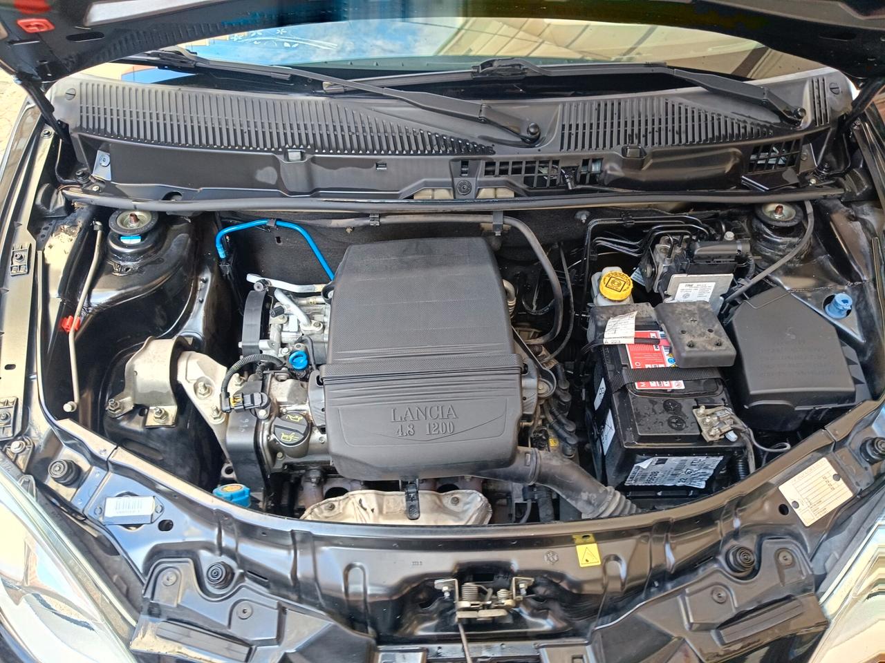 Lancia Ypsilon 1.2 Elle-Bicolor-BELLISSIMA-Euro4790-