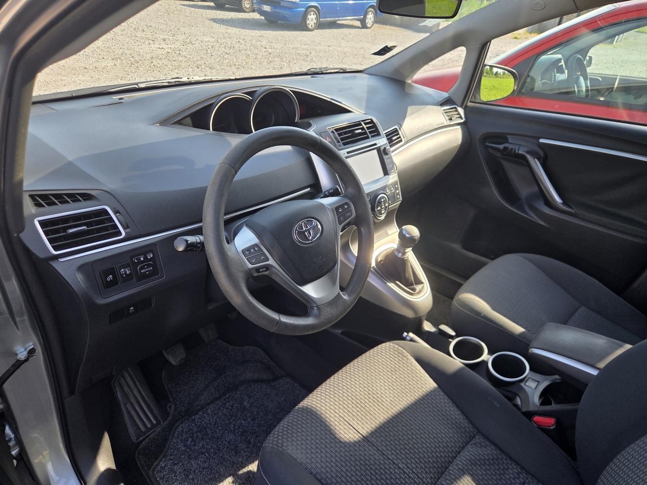 TOYOTA VERSO 7 POSTI BENZINA!!