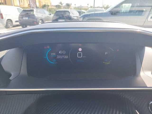 Peugeot 2008 motore elettrico 136 CV Allure Pack