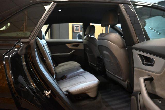 AUDI Q8 55 TFSI Q.TIP.SPORT ATT.2XS-LINE BLACKLINE 22"FULL