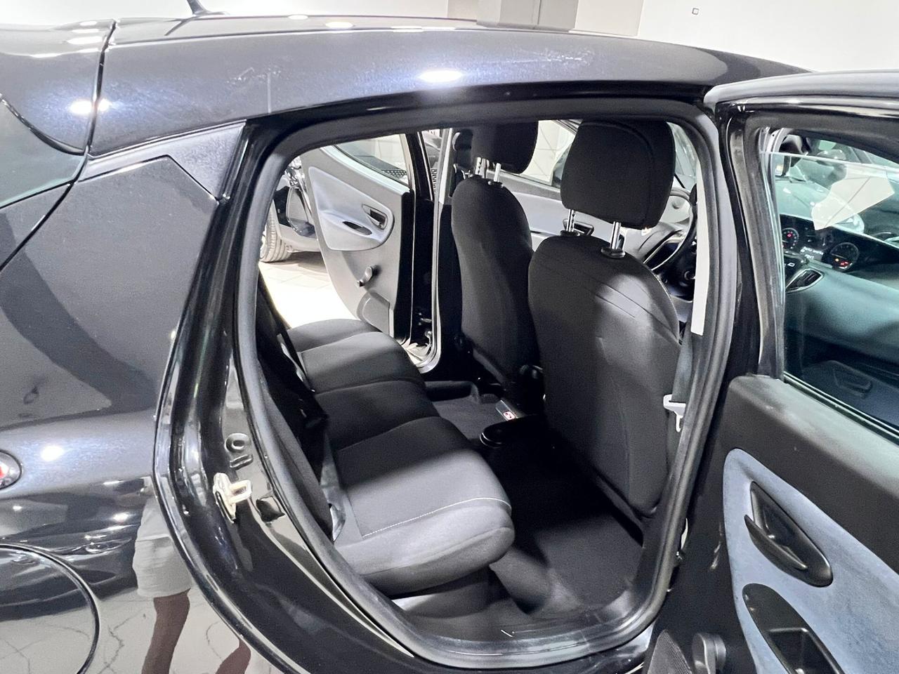 Lancia Ypsilon 1.0 FireFly 5 porte S&S Hybrid Gold