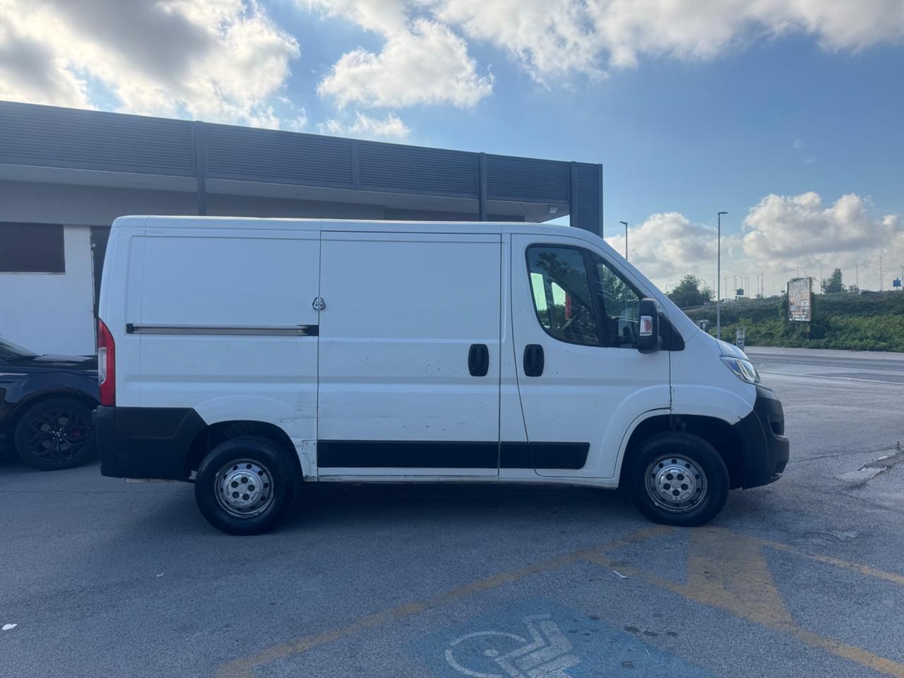Citroen Jumper 2.0BlueHDi 130 Passo medio con porta laterale