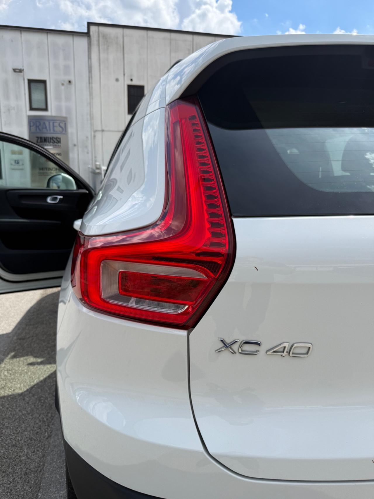 Volvo XC40 2.0 DIESEL 150cv