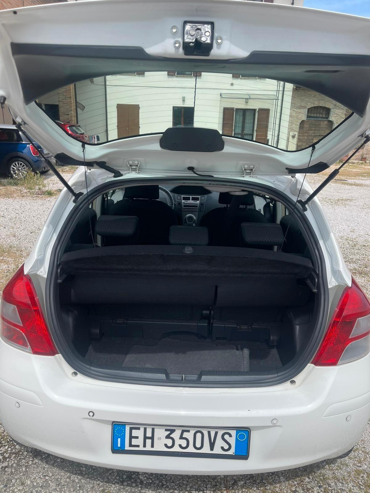 Toyota Yaris 1.0 5 porte Sol