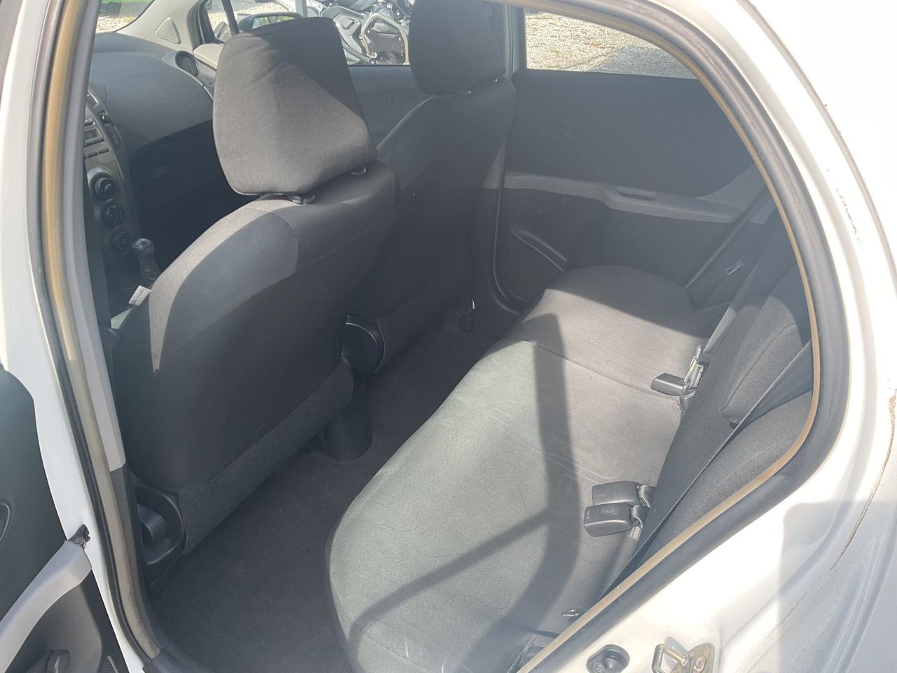 Toyota Yaris 1.0 5 porte