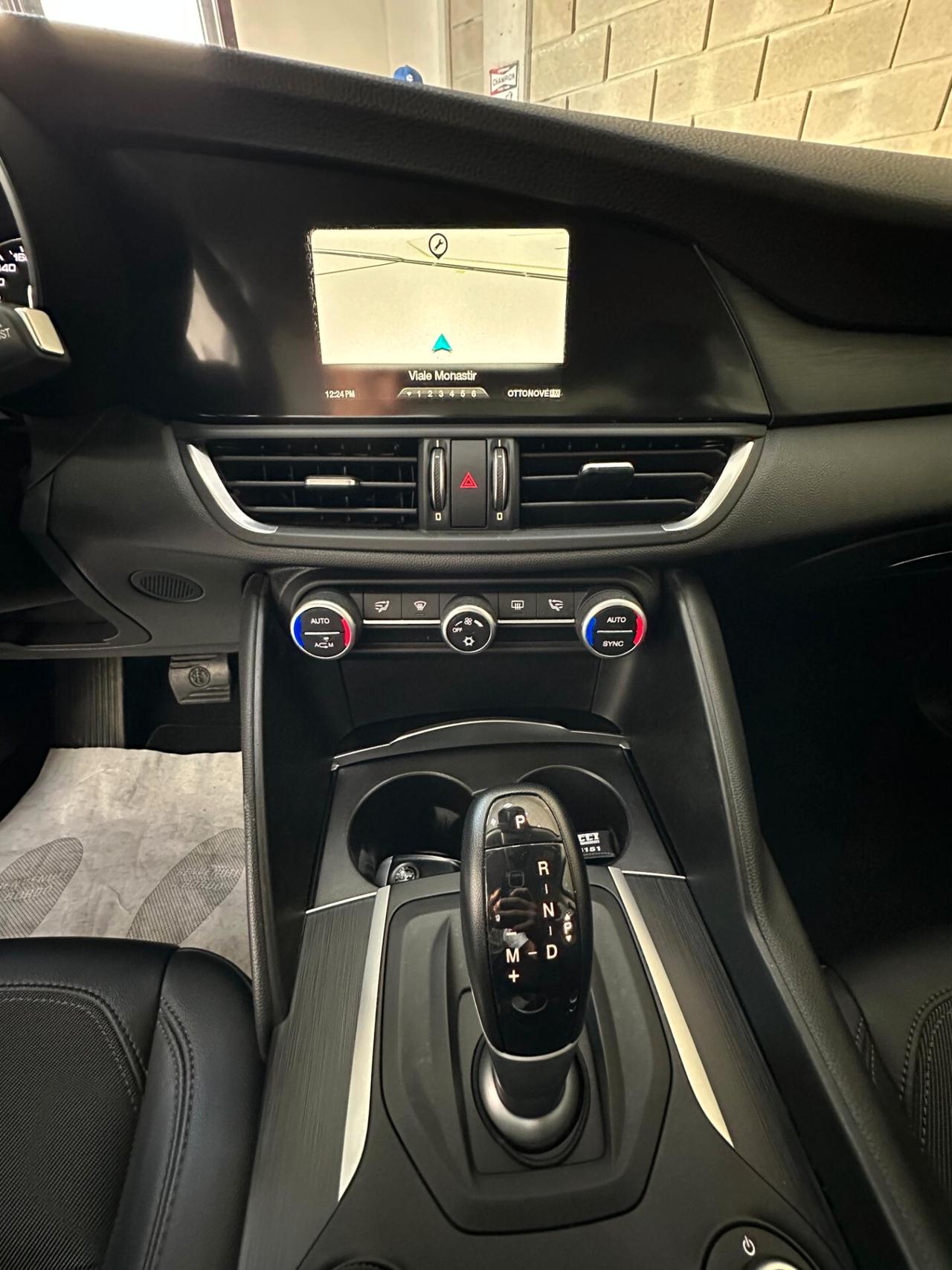 Alfa Romeo Giulia 2.2 Turbodiesel 180 CV AT8 Business Sport Launch Ed.