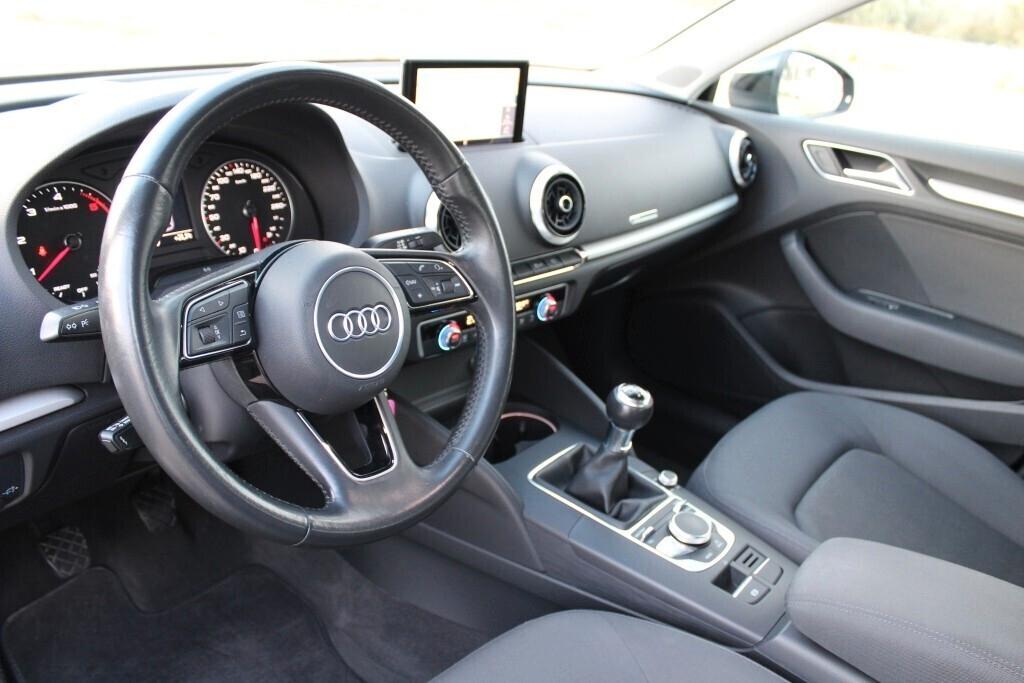 AUDI A3 Sportback 1.6 TDI *Subwoofer *LED