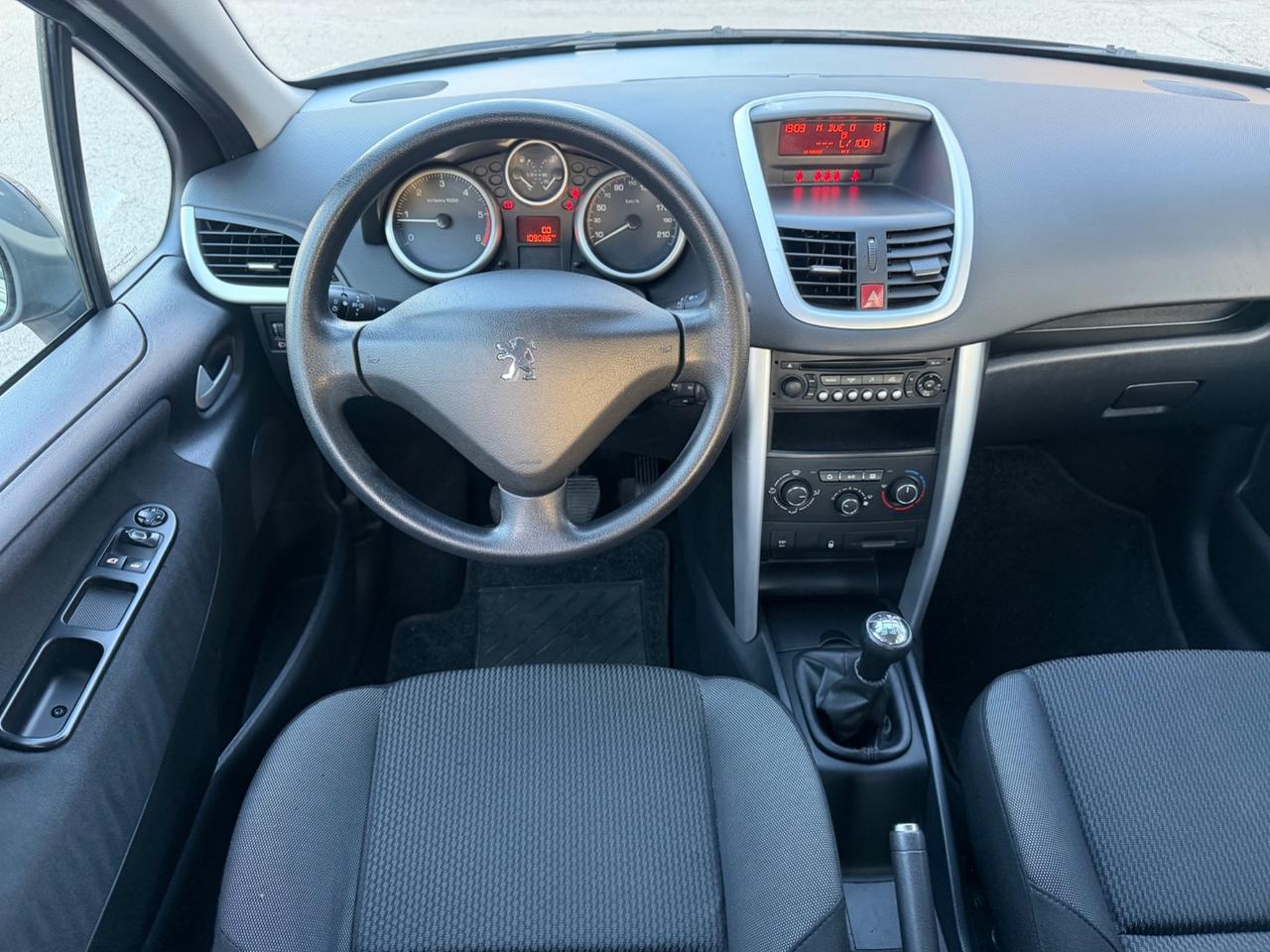 Peugeot 207 1.4 HDi 70 cavalli 2014