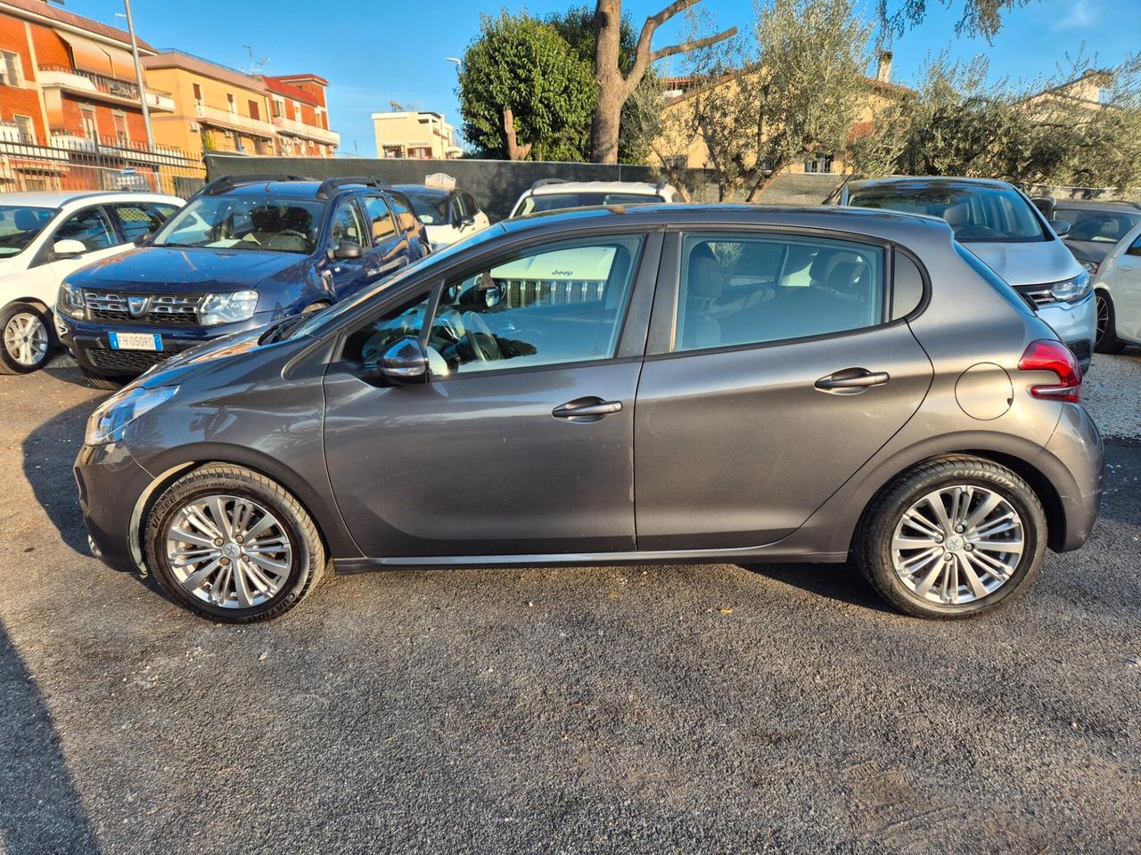 Peugeot 208 PureTech 82 5p. GPL Allure