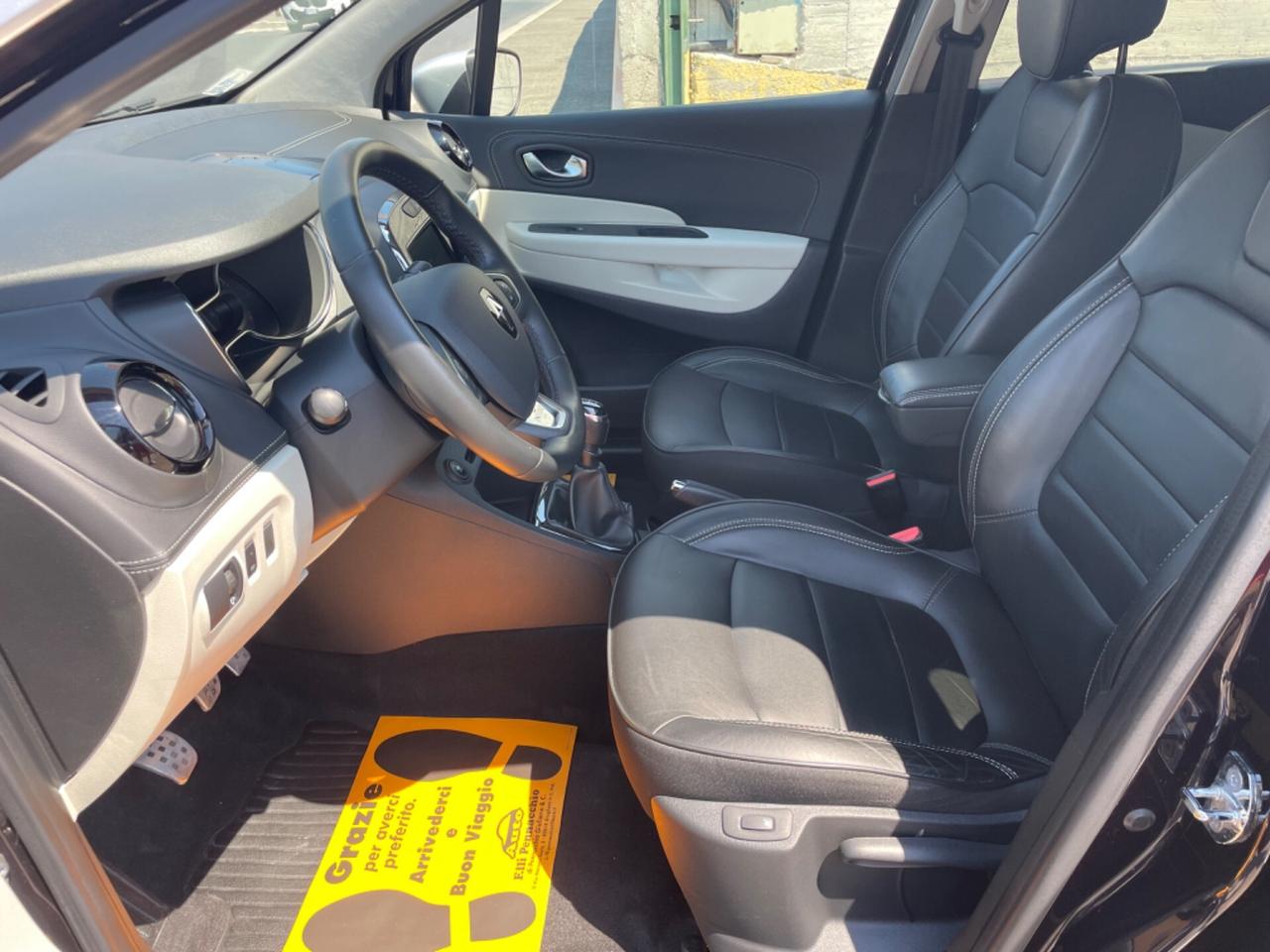 RENAULT CAPTUR INITIALE PARIS 1.5 DIESEL 110 (CV) 2017