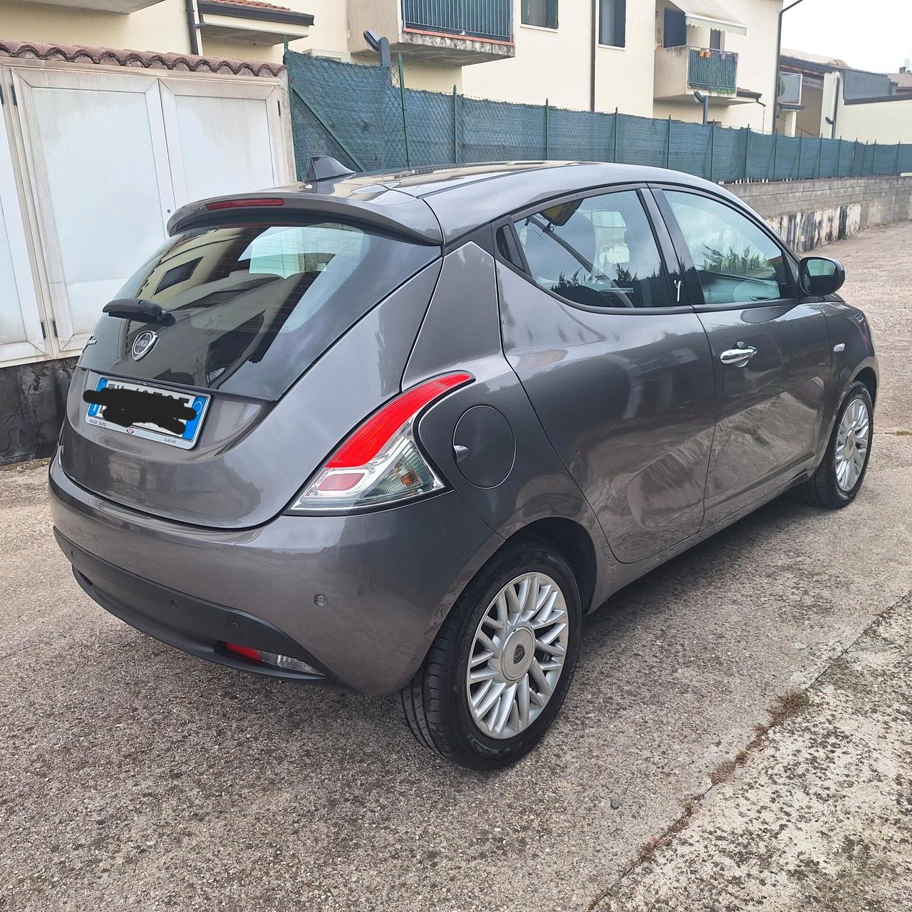 LANCIA YPSILON GARANZIA 12 MESI
