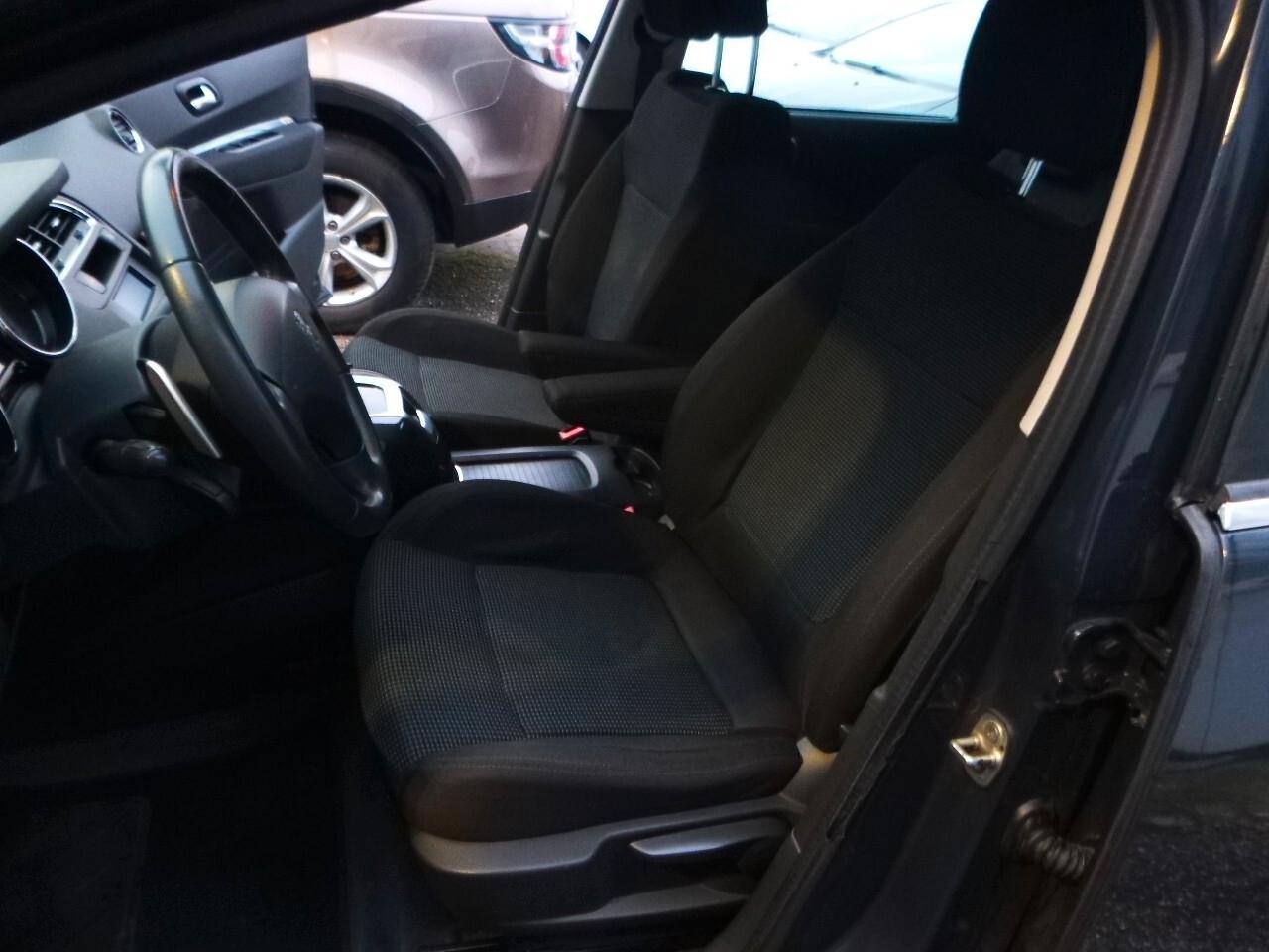 Peugeot 5008 1.6 e-HDi 112CV Stop&Start cambio robotizzato Féline