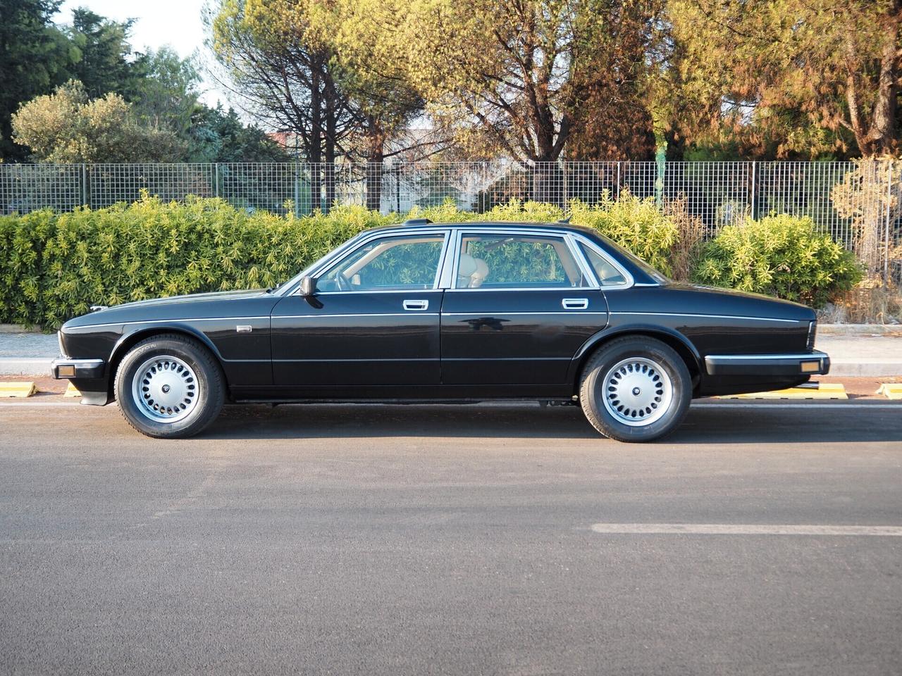 Jaguar XJ40 3.6