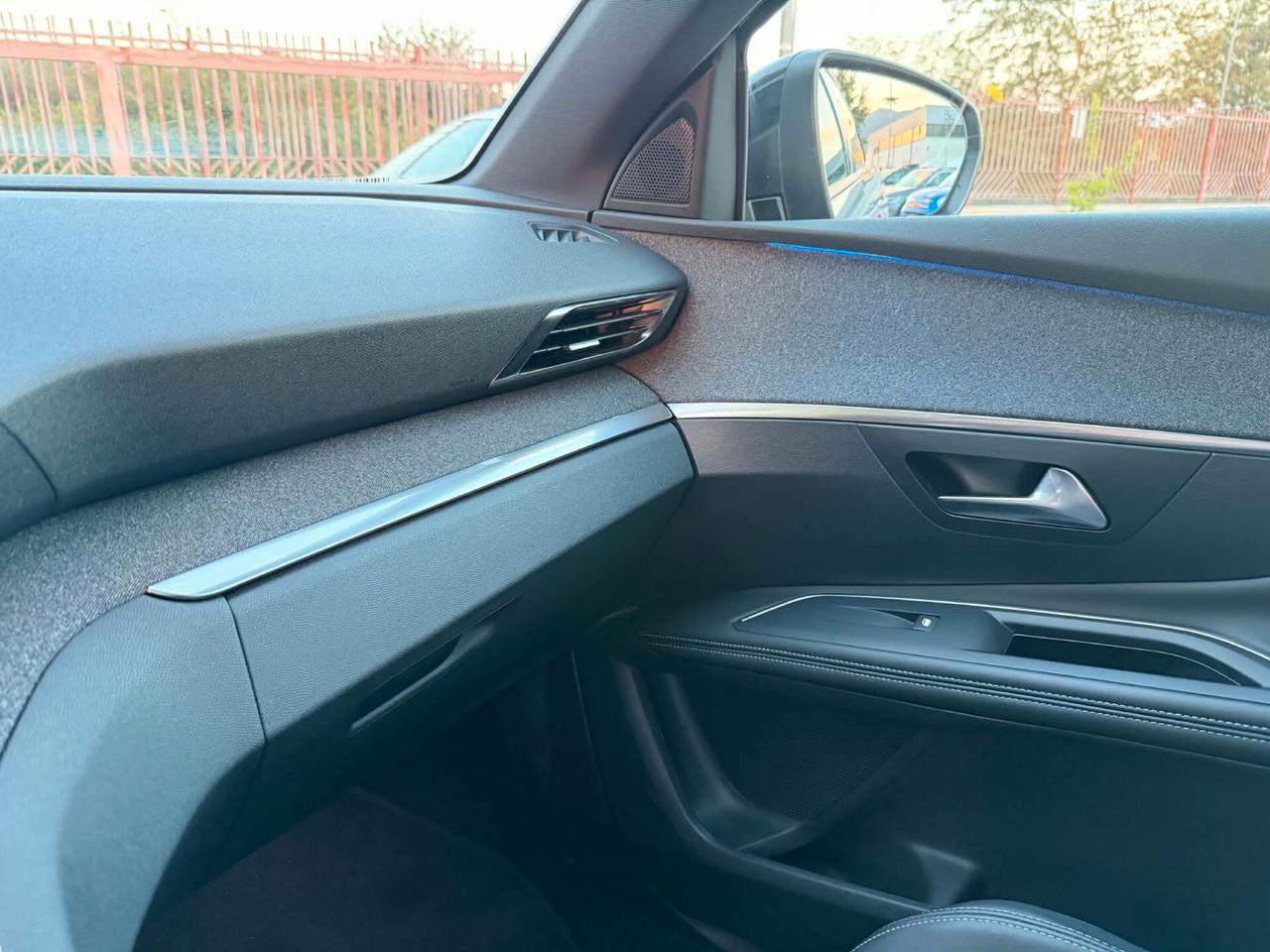 Peugeot 3008 1.5 130CV -AT8- ALLURE PACK