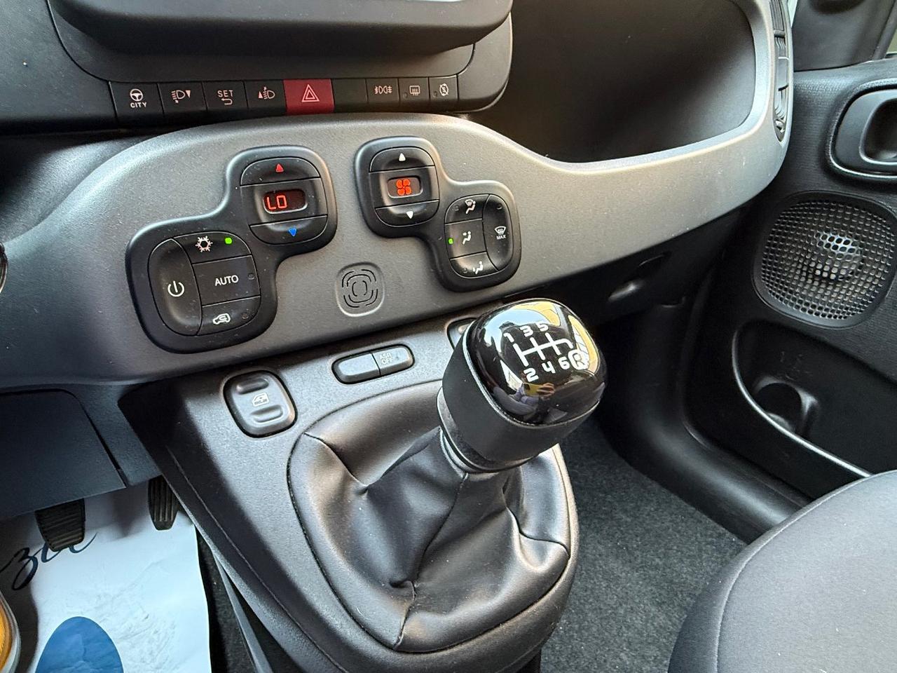 Fiat Panda 1.0 firefly Hybrid City Life s&s 70cv 5P UNIPROP