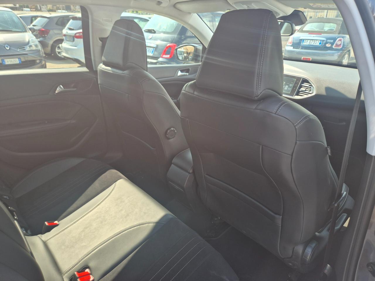 Peugeot 308 BlueHDi 120 S&S Allure