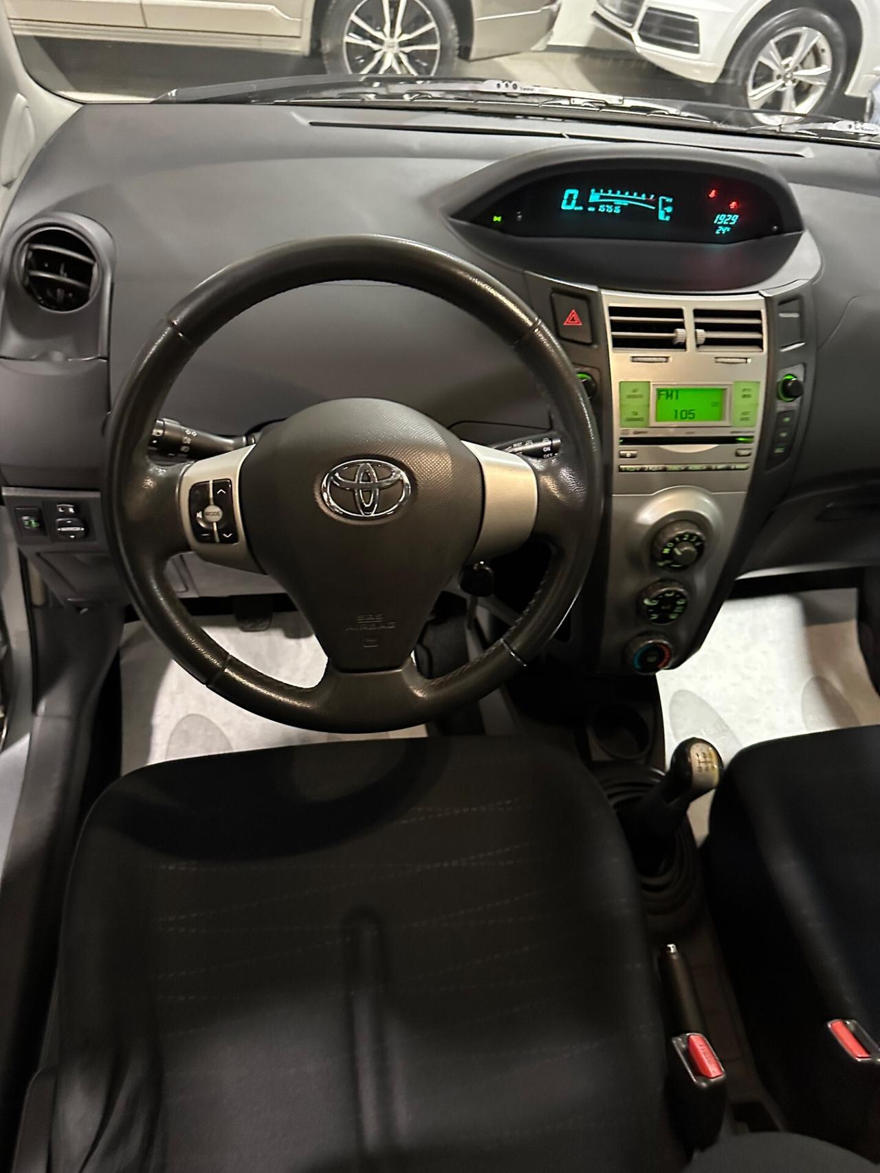 Toyota Yaris 1.3 5 porte Navi