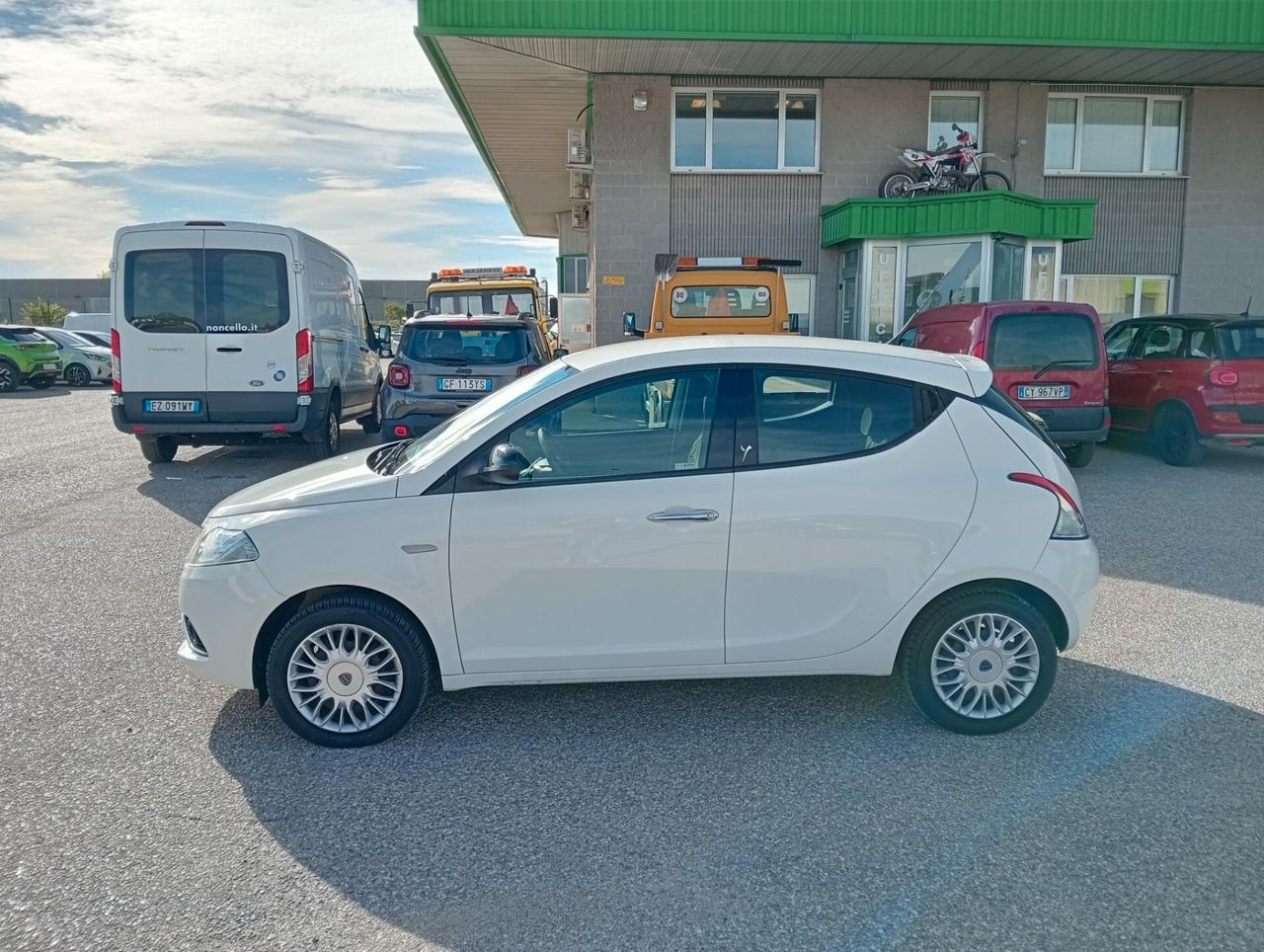 Lancia Ypsilon 1.2 69 CV 5 porte Gold 5 posti