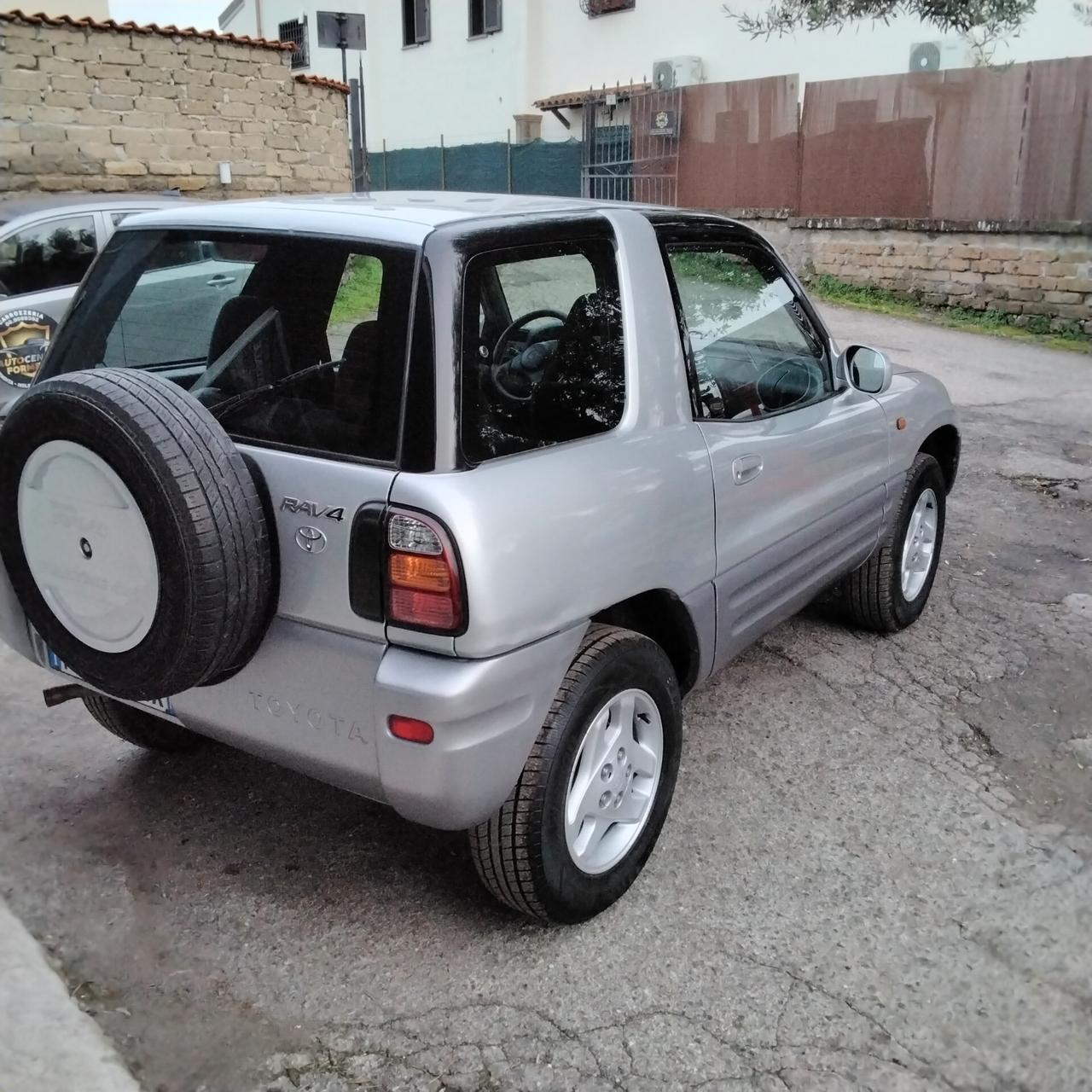 Toyota RAV 4 2.0i 16V cat 3 porte Fun