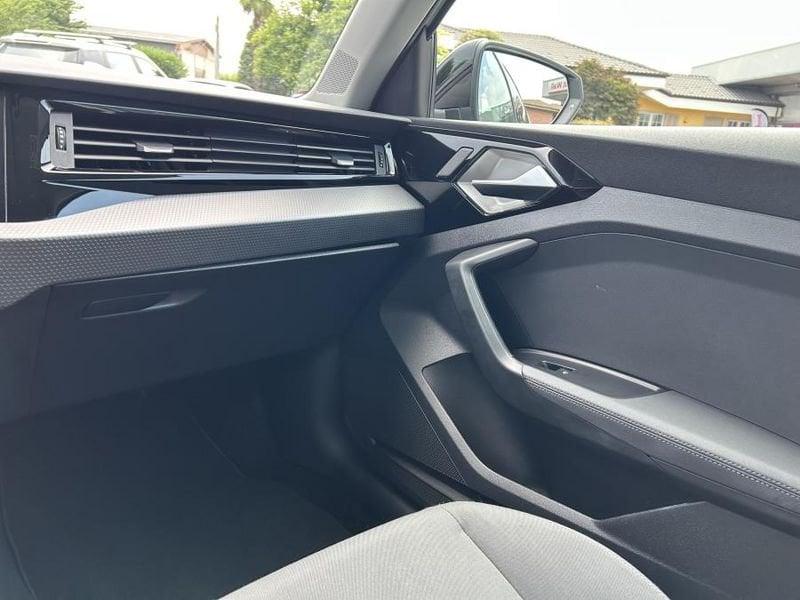 Audi A1 SPB 30 TFSI S Line Edition CAMERA+FULL LED+17"