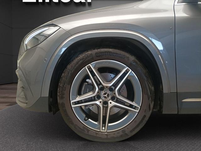 MERCEDES-BENZ GLA 180 Automatic AMG Line Premium
