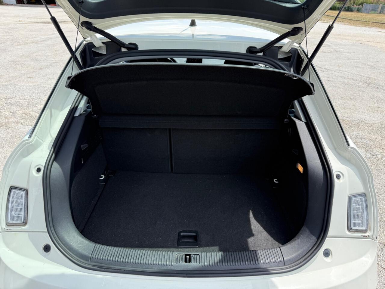 Audi A1 1.6 TDi 90cv EURO5B - NEOPATENTATI OK