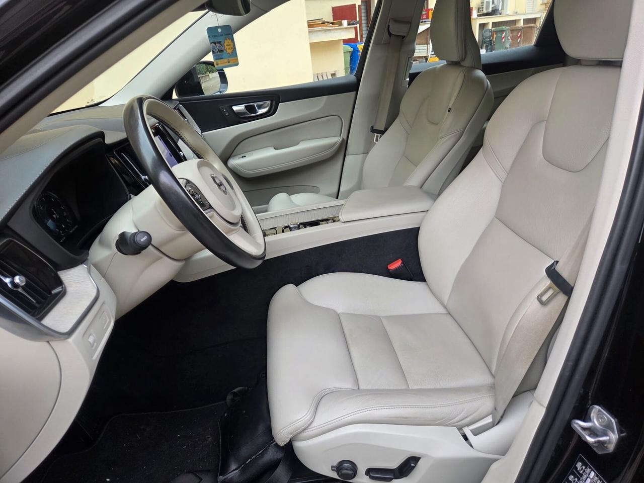 Volvo XC 60 XC60 B4 (d) AWD Geartronic Inscription