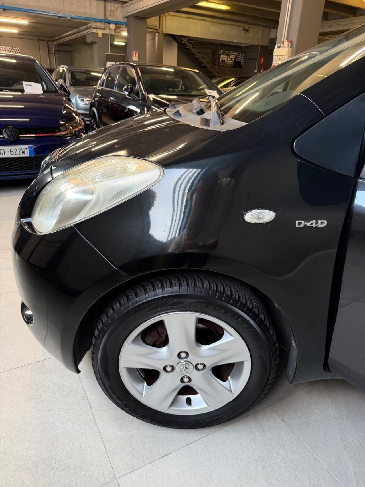 Toyota YARIS 1.4 D-4D 5P SOL KMCERT AUTOMATICA