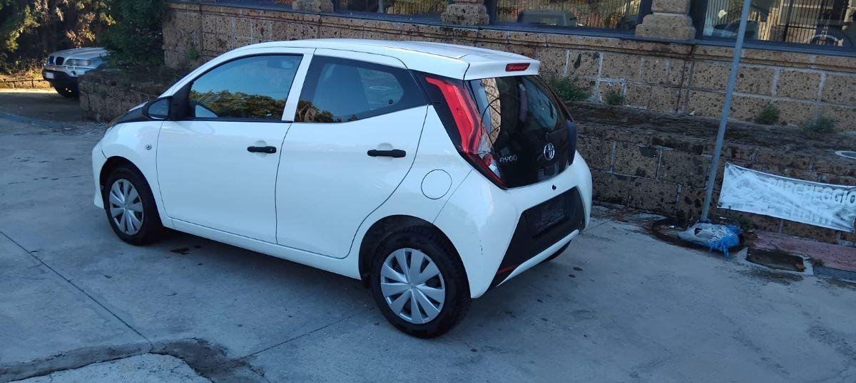TOYOTA - Aygo - Connect 1.0 VVT-i 72 CV 5p. x-cite Neopatentati