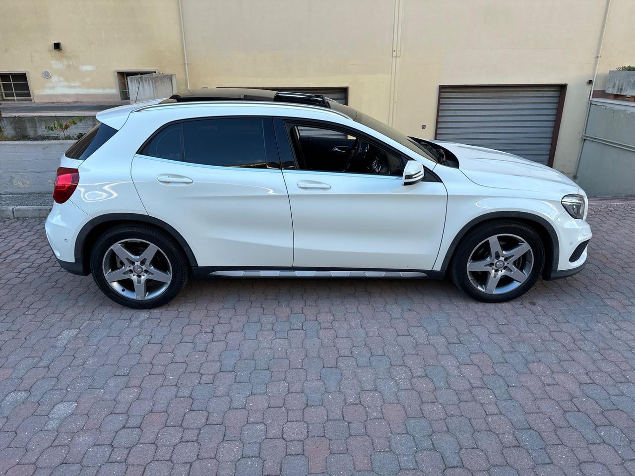 Mercedes-benz GLA 220 d AMG Premium - DOPPIO TETTO RETROCAMERA