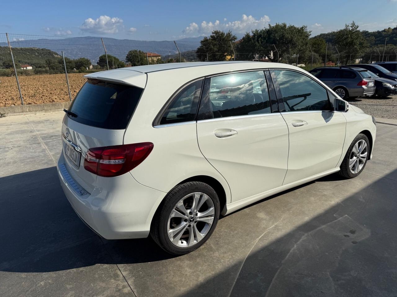 Mercedes-benz B 180 B 180 d Premium