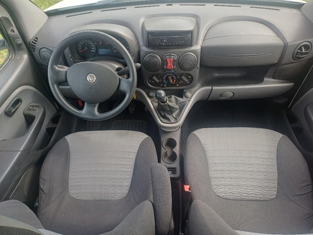 Fiat Doblò 1.9 MJT 120 CV con pedana per disabili